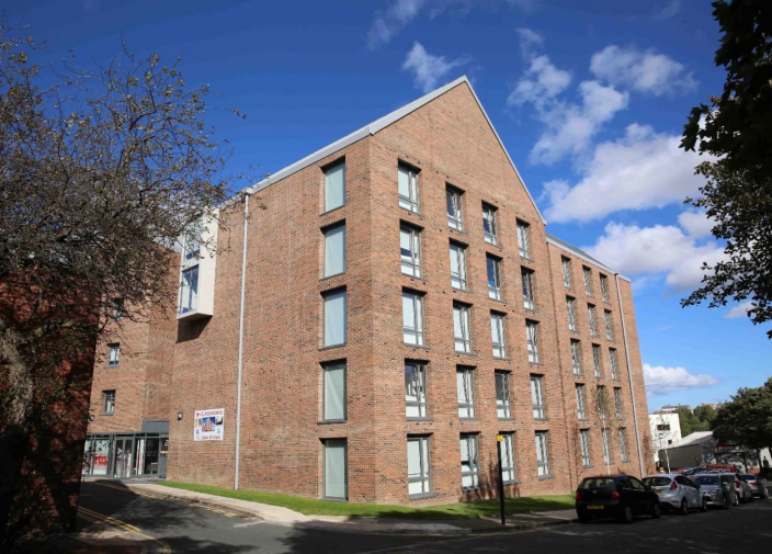 《冰球突破在全球》系列报道之二| 英国格拉斯哥学生公寓篇